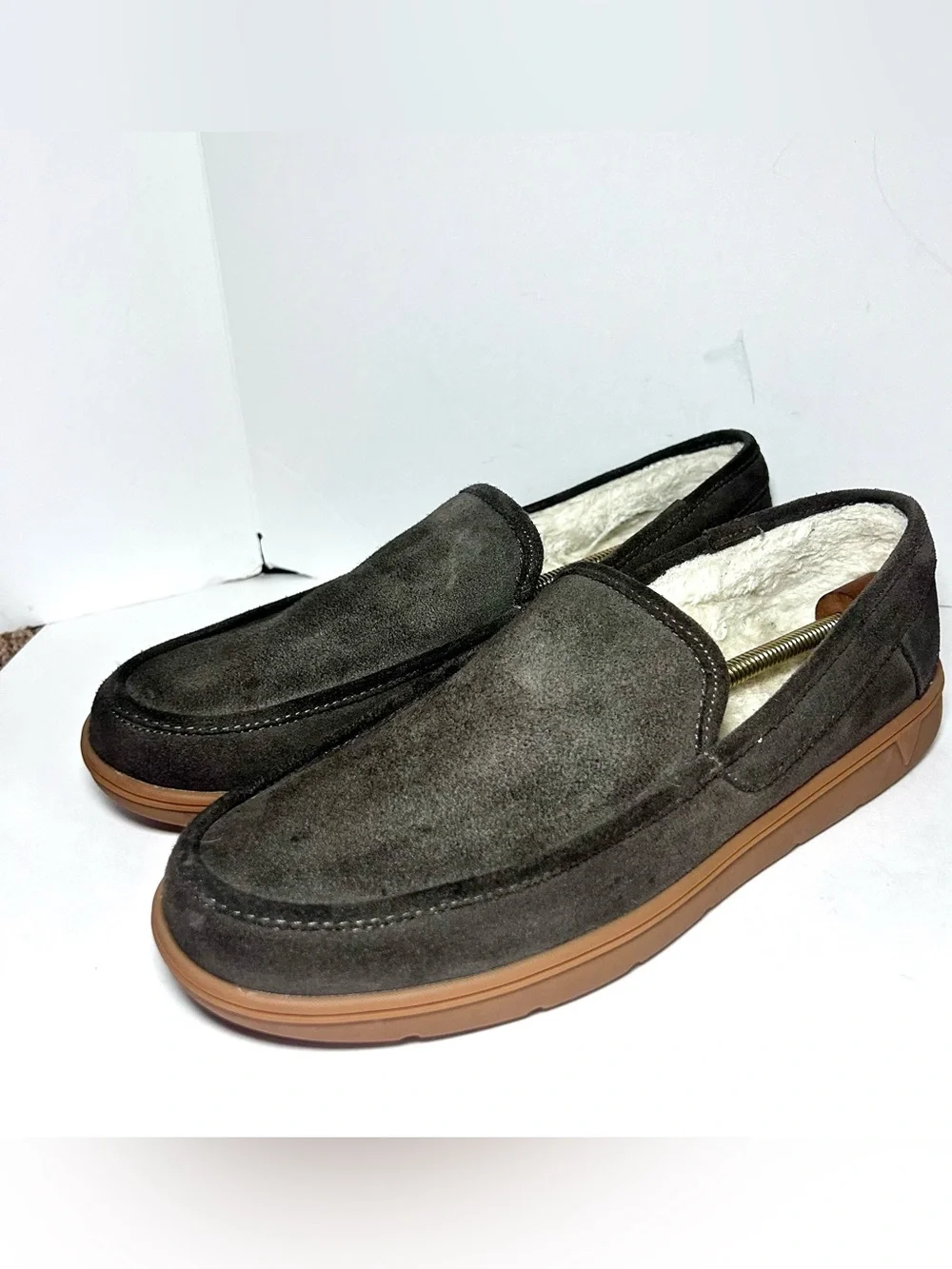 Vionic Gustavo Men’s 10.5 Orthotic Suede Slipper Gray Gum Sole